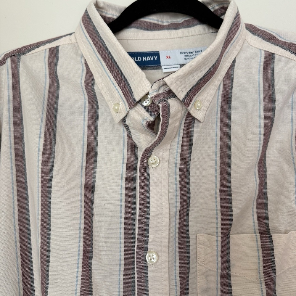 Old Navy Everyday Shirt XL Men Striped Button Down Regular Fit Built-In Flex